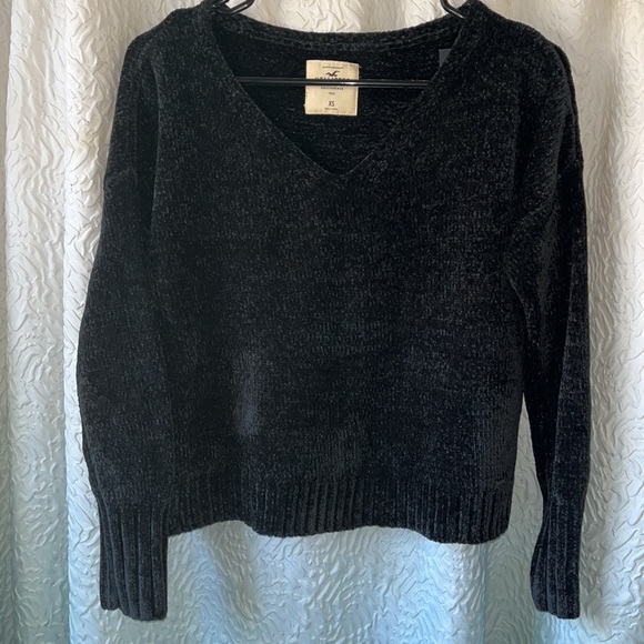 Incredibly Soft Hollister Sweater - Picture 1 of 6
